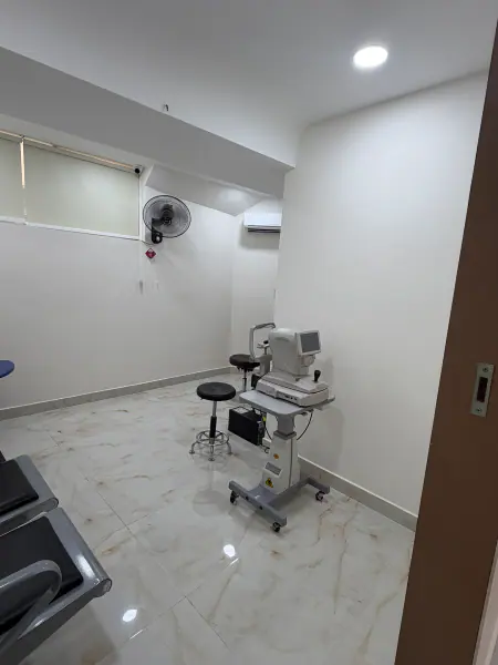 Doctor discussing eye care plan